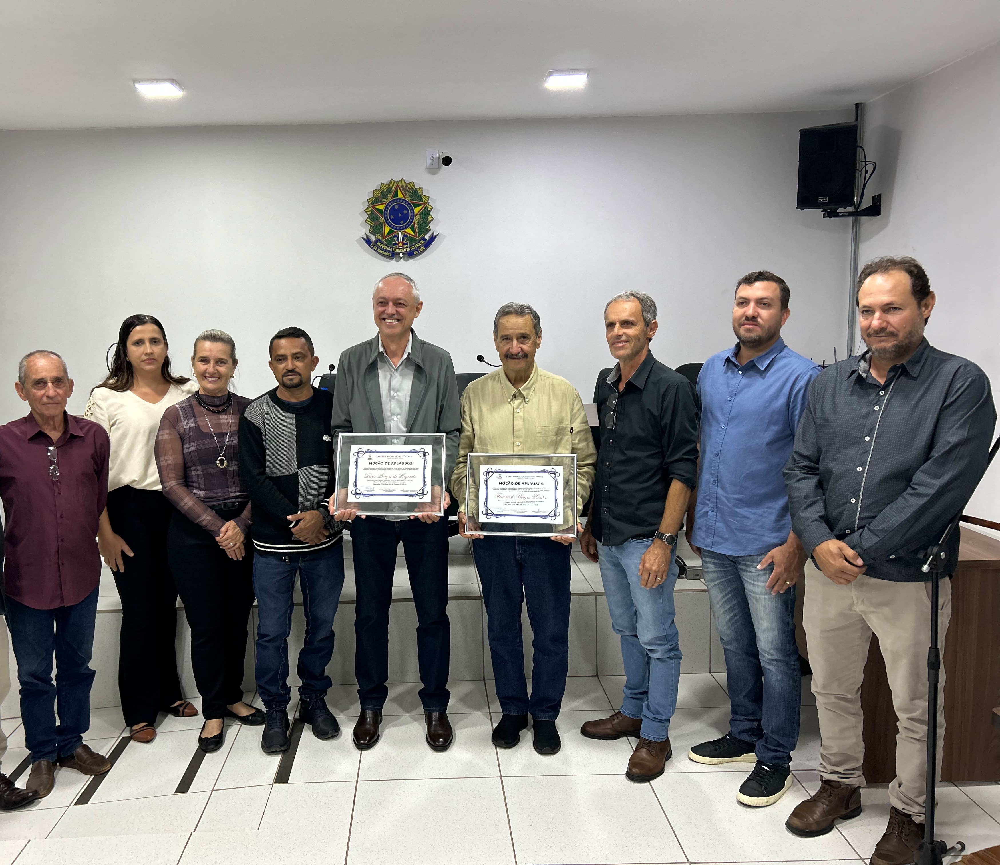 Prefeito e vice homenageados na Câmara Municipal